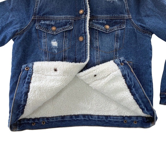 Denim Jacket Womens Small Sherpa Lined Trucker Distressed Fur Collar Cotton Poly - Picture 14 of 15